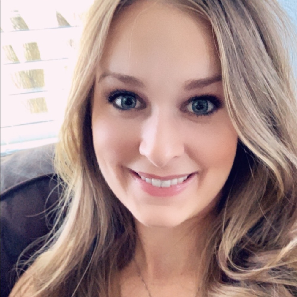 Meet your Posher, Kayla